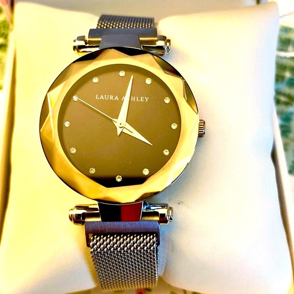 🛍️CLASSIC 🛍️ STAINLESS STEEL MAGNET 🧲 CLOSURE WATCH JAPANESE MOVEMENT - Picture 2 of 16